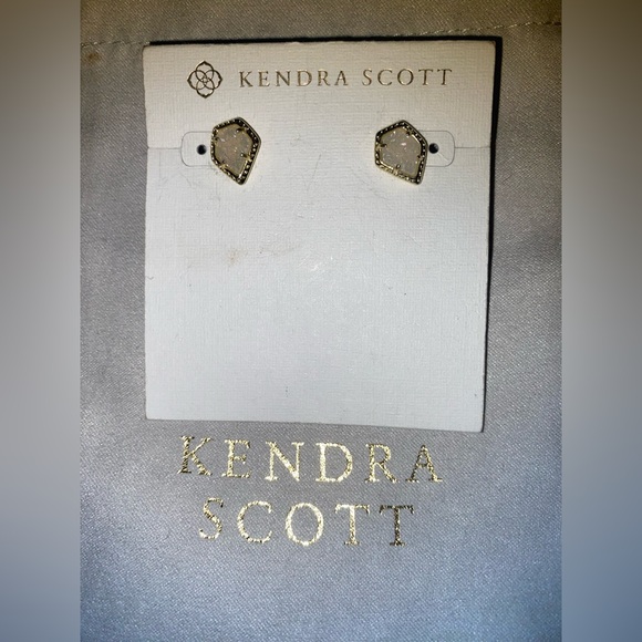 BNWT Kendra Scott Framed Gold Tessa Stud Earrings in Iridescent Drusy $80 - Picture 3 of 4